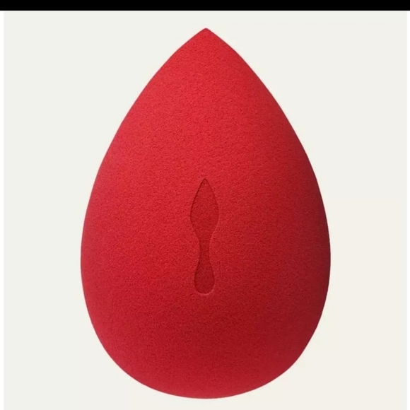 Christian Louboutin - Picture 5 of 9